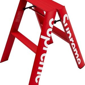 Supreme Lucano Step Ladder